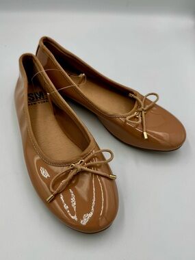 Madden NYC SM New York Tan Patent Leather Ballet Flats Baby Bow Shoes Size 6